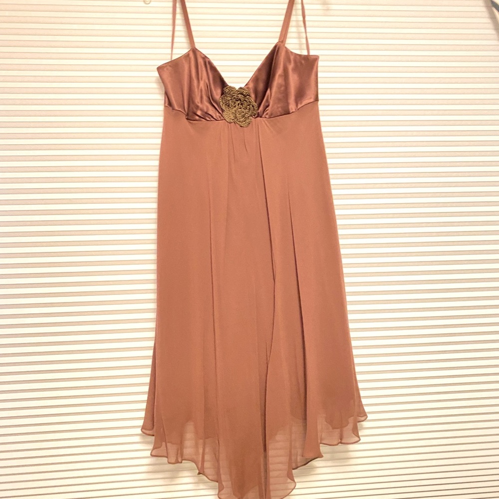 Nine West. Chiffon and Satin. Handkerchief hem.